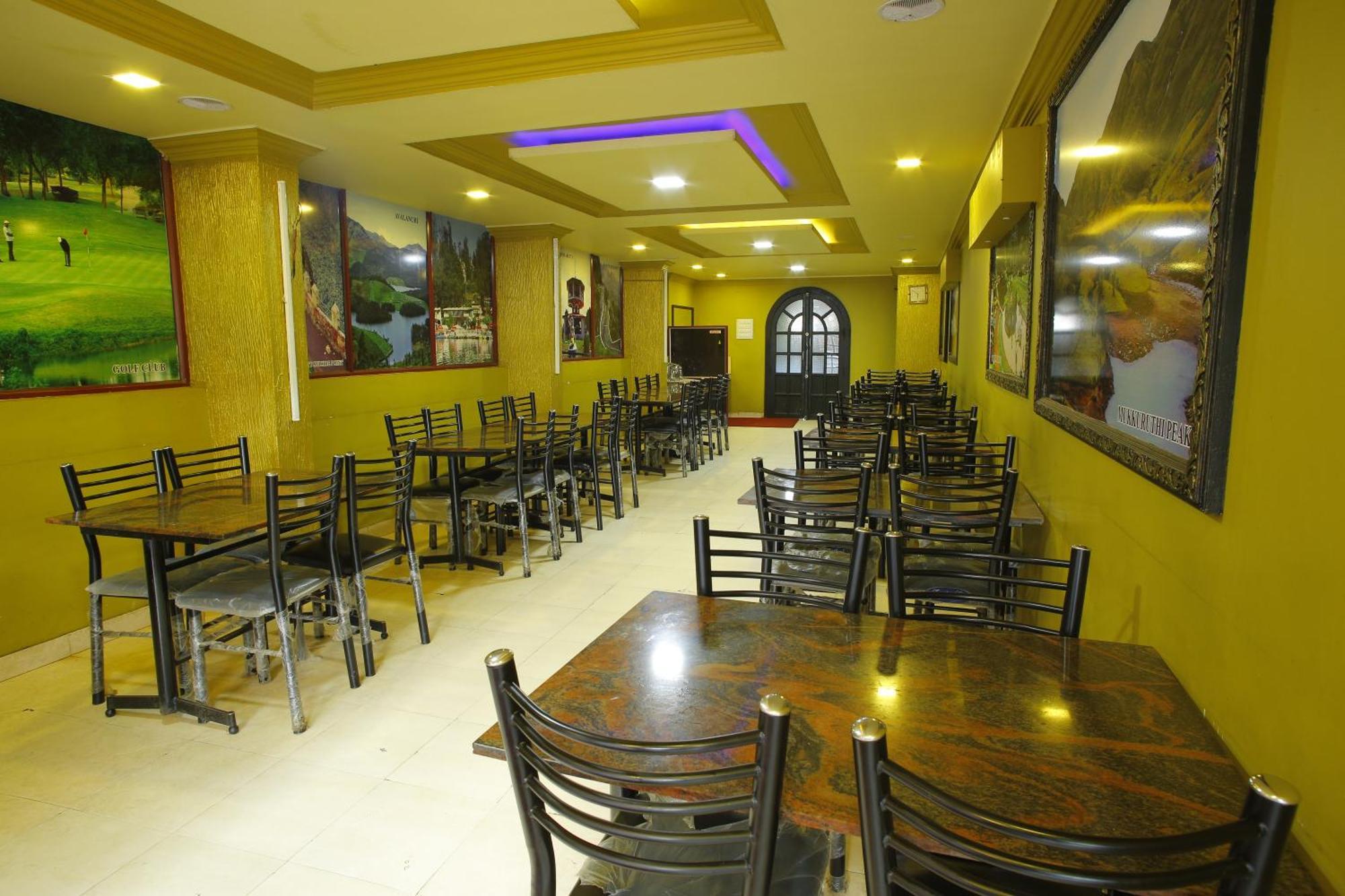 City Palace Hotel Udagamandalam Exterior photo